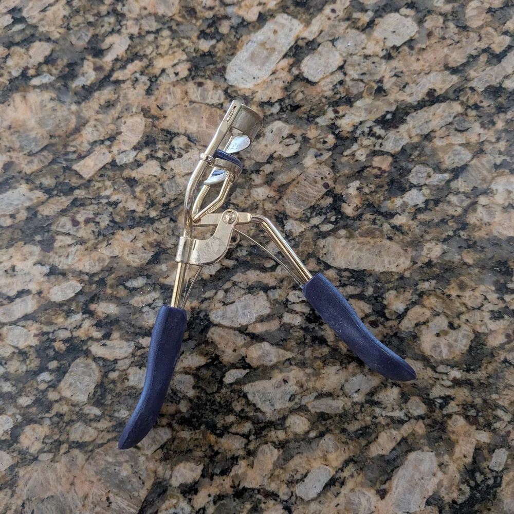 Tarte Purple Eyelash Curler with Soft Grip